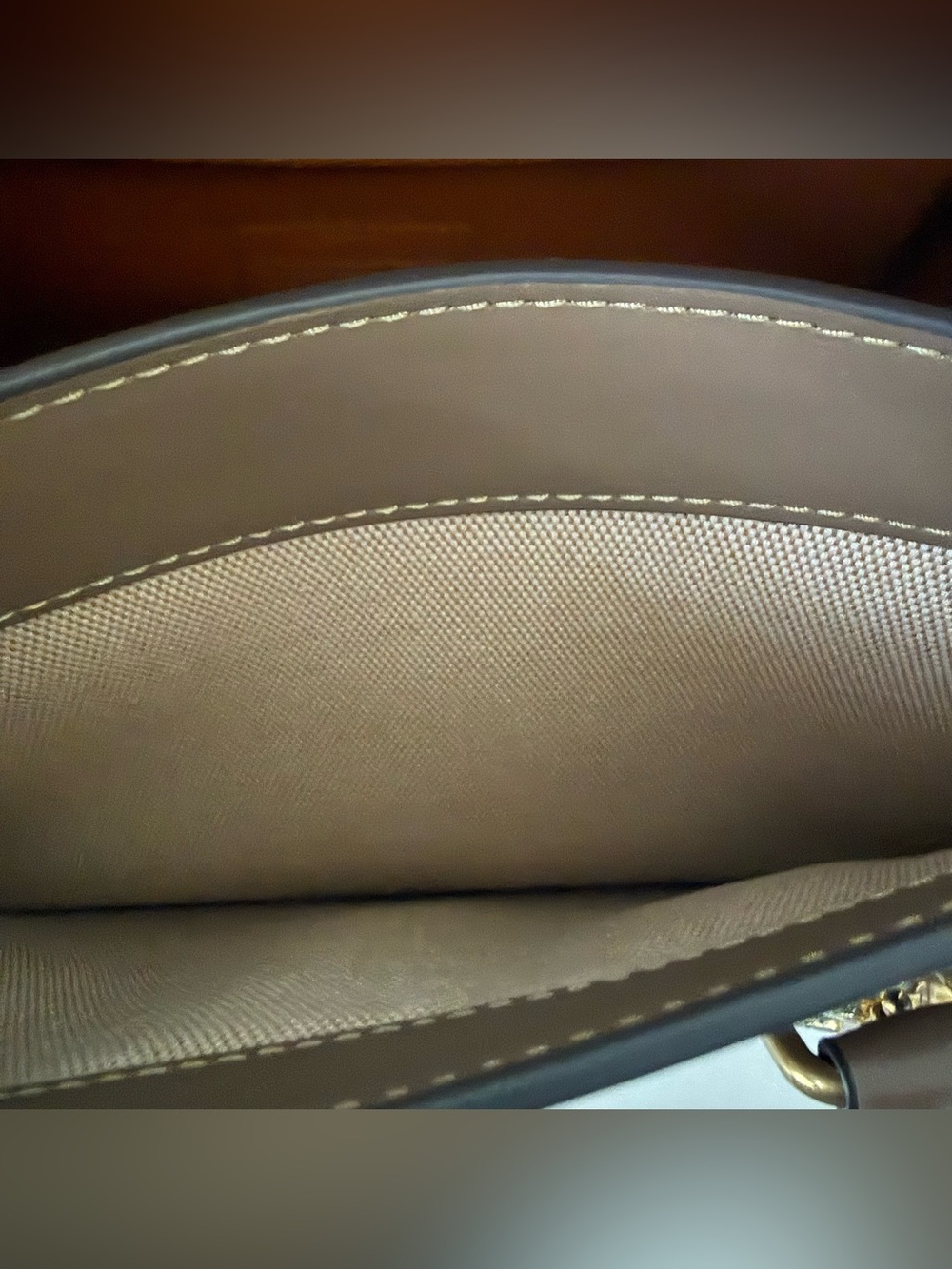 Coach ReLoved Broome Carryall - Picture 8 of 11